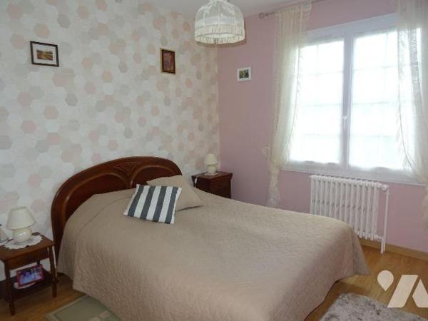 Chauvigny, à proximité des commerces et services, Maison habitable de plain-pied d'environ 108 ...