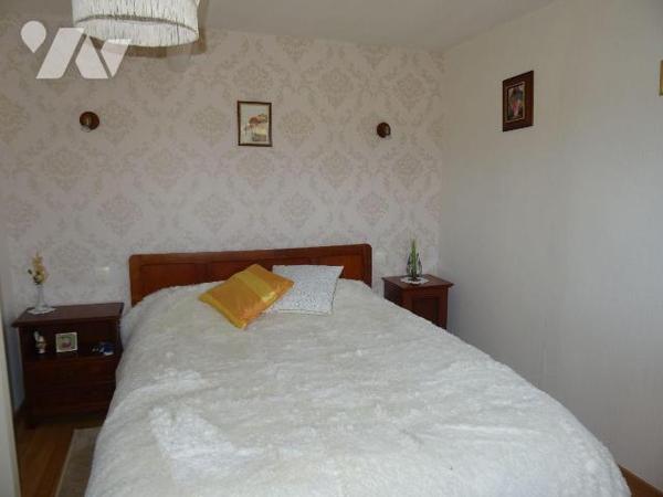 Chauvigny, à proximité des commerces et services, Maison habitable de plain-pied d'environ 108 ...