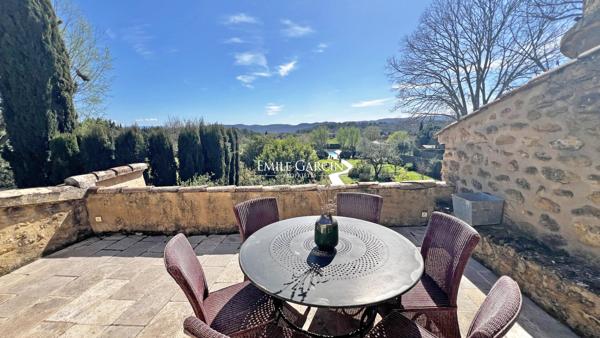 A vendre - Pigeonnier du XVIIe siècle - Sud Luberon - 1,9 hectare de jardin et prairies