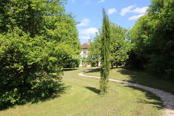 À vendre- Longère familiale - Bourgogne-Saint-Fargeau-89170- 8 ch et dépendance cadre exceptionnel  8900 m2