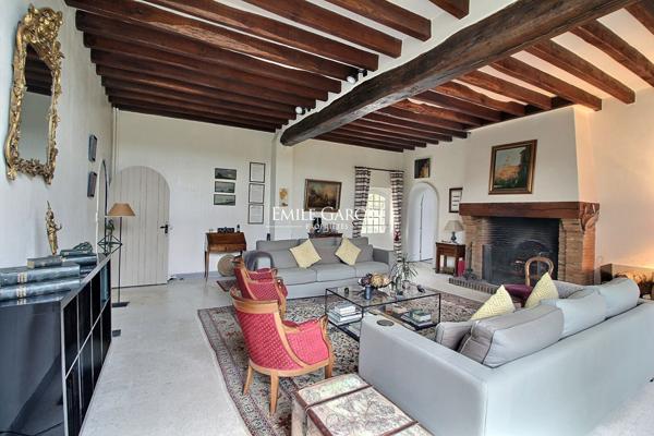 À vendre- Longère familiale - Bourgogne-Saint-Fargeau-89170- 8 ch et dépendance cadre exceptionnel  8900 m2