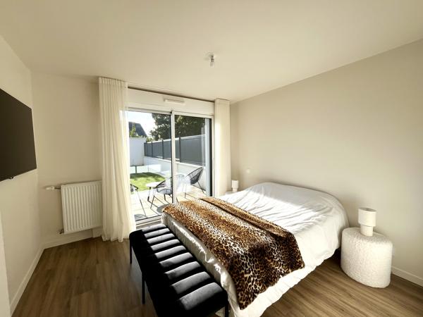 Appartement 102 m² rez de chaussée double garage terrasse