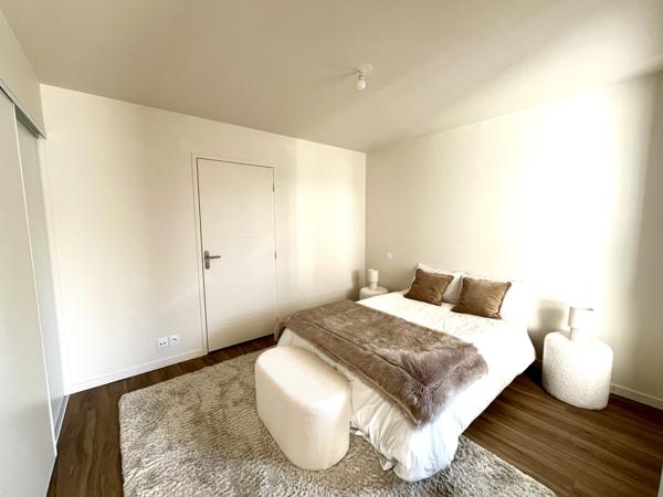 Appartement 102 m² rez de chaussée double garage terrasse
