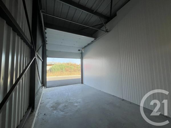 Parking à vendre  29,60 m 2   LE GUA  - 17