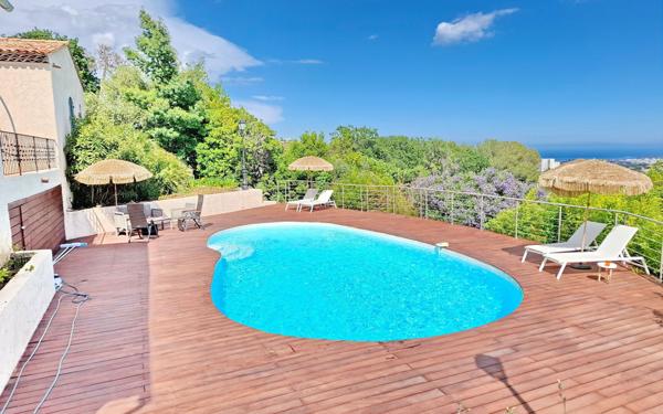 Maison à vendre    6 pièces • 270,15 m2 Vallauris