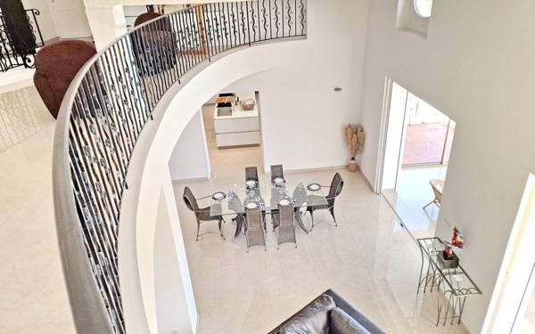 Maison à vendre    6 pièces • 270,15 m2 Vallauris