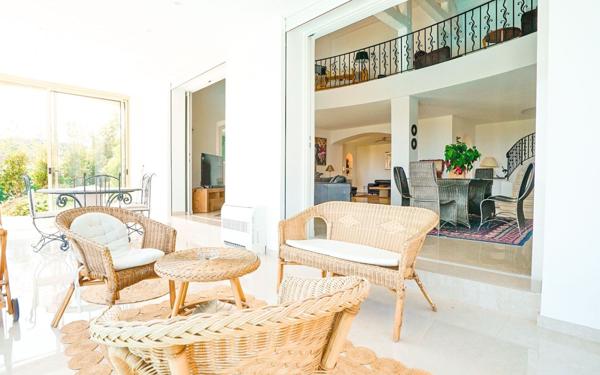 Maison à vendre    6 pièces • 270,15 m2 Vallauris