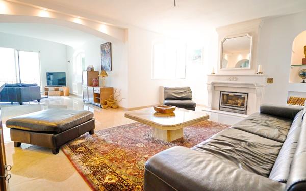 Maison à vendre    6 pièces • 270,15 m2 Vallauris