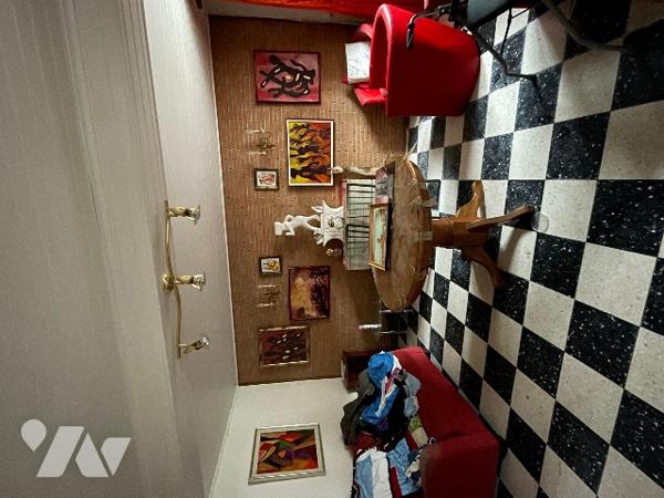 MAISON MITOYENNE DES DEUX COTES, A RENOVER, COMPRENANT