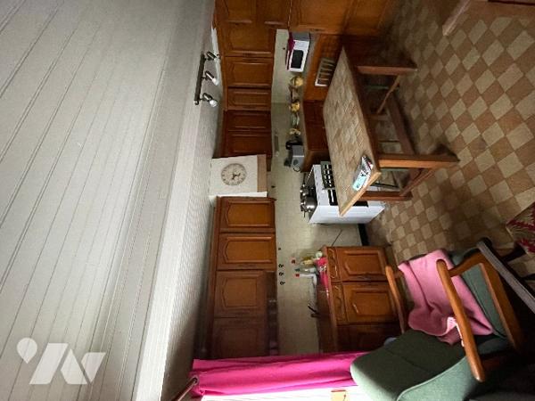 MAISON MITOYENNE DES DEUX COTES, A RENOVER, COMPRENANT