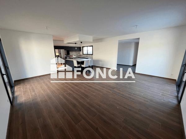 Location Maison 5 pièces 138.7 m² - 51 RUE DE LA ROQUILLE Veigne 37250
