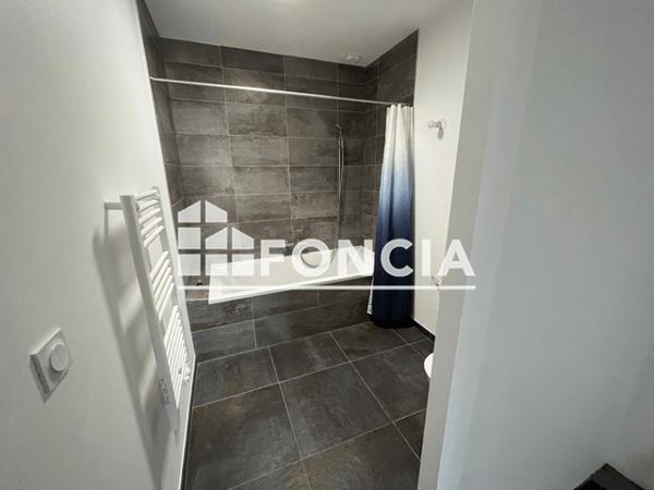 Location Maison 5 pièces 138.7 m² - 51 RUE DE LA ROQUILLE Veigne 37250