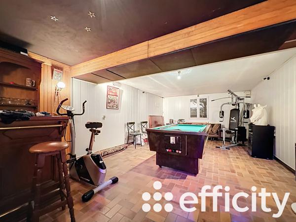 Maison 5 pièces - 221 m²