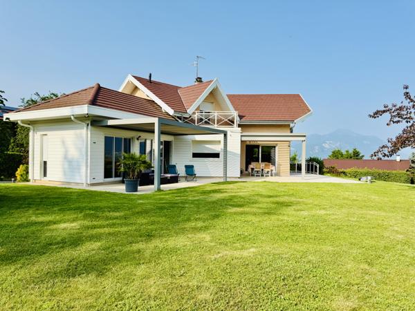 Etaux (74800) Villa de 202 m2 au coeur du village