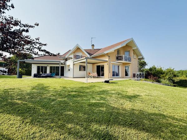 Etaux (74800) Villa de 202 m2 au coeur du village