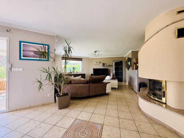 Etaux (74800) Villa de 202 m2 au coeur du village