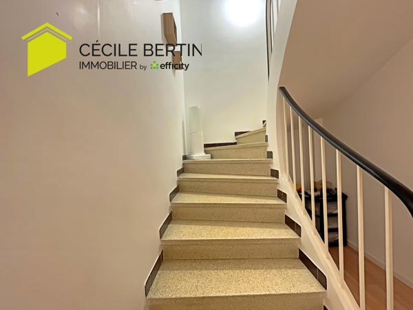 Maison
         4 pièces
        - 78 m² Exclusivité 219 000 € *