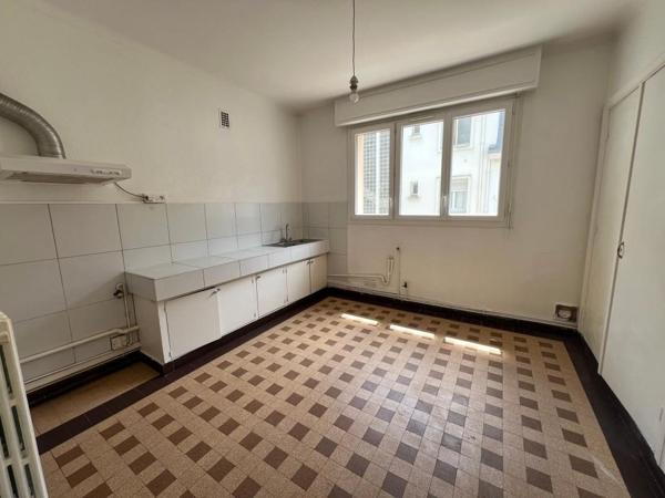 A LOUER : A Lorient - appartement en hyper-centre - 126m²