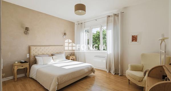 À vendre Maison 12 pièces 312 m² - ÉChirolles 38130