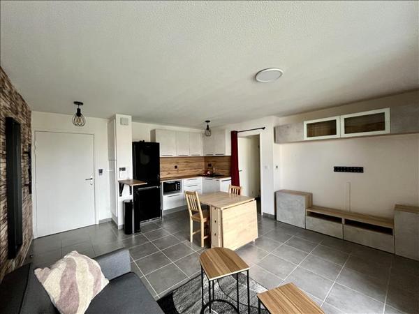 Appartement à louer 726 € CC TOURNEFEUILLE 2 p 40 m² DPE C