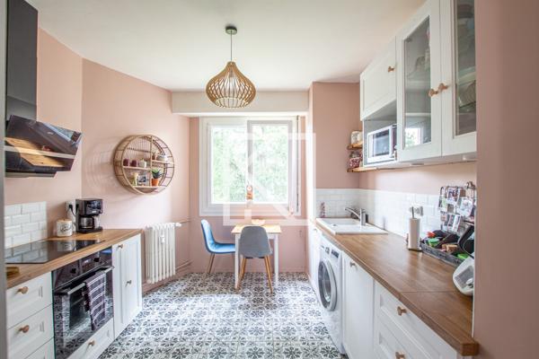 Appartement de charme avec grand balcon et garage