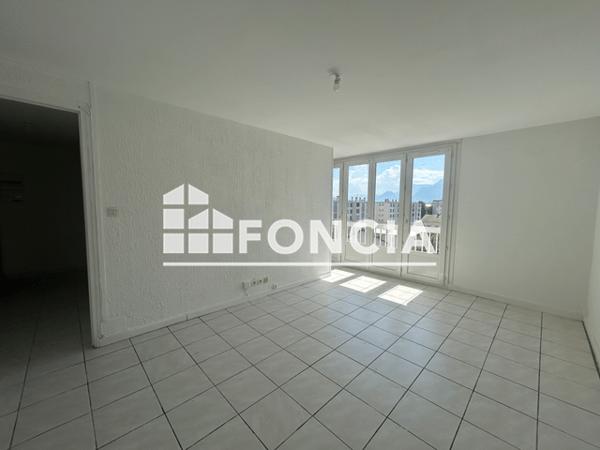 Location Appartement 3 pièces 47.79 m² - 13 RUE DU COLONEL MANHES Saint Martin D Heres 38400