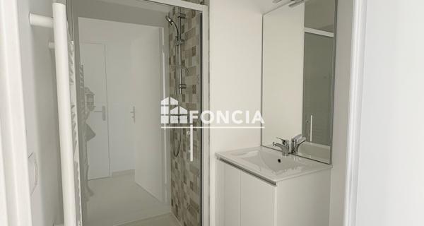 Location Appartement 4 pièces 82.14 m² - Monteux 84170