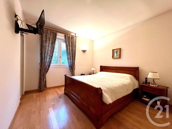 Maison à vendre  9 pièces - 360 m2 MONTFERMEIL - 93