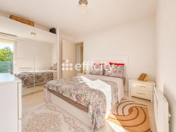 Appartement
         3 pièces
        - 55 m² Exclusivité 109 000 € *