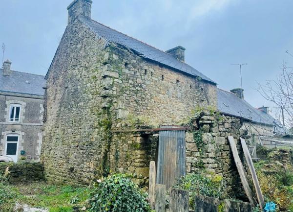 Maison à vendre    3 pièces •  Plounévez-Quintin