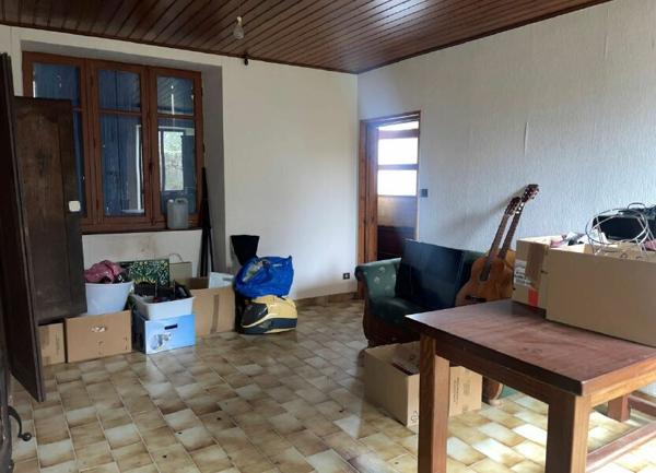 Maison à vendre    3 pièces •  Plounévez-Quintin