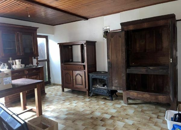 Maison à vendre    3 pièces •  Plounévez-Quintin