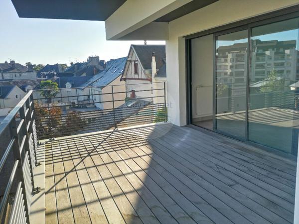 TOURS PROCHE TRAMWAY - TERRASSE