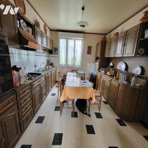 Maison d'habitation à vendre dans le centre de Châteauneuf du Faou, Finistère 29