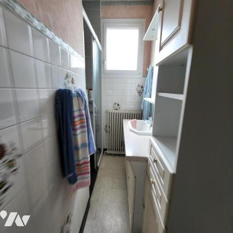 Maison d'habitation à vendre dans le centre de Châteauneuf du Faou, Finistère 29