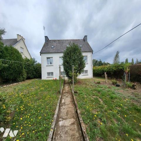 Maison d'habitation à vendre dans le centre de Châteauneuf du Faou, Finistère 29