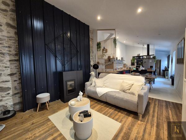 Maison
                                                                                                                                                                                                                                                                                                                        7 pièce(s)                                                                                                                                                                                                          4 chambre(s)                                                                                                                                                                                                          163  m²