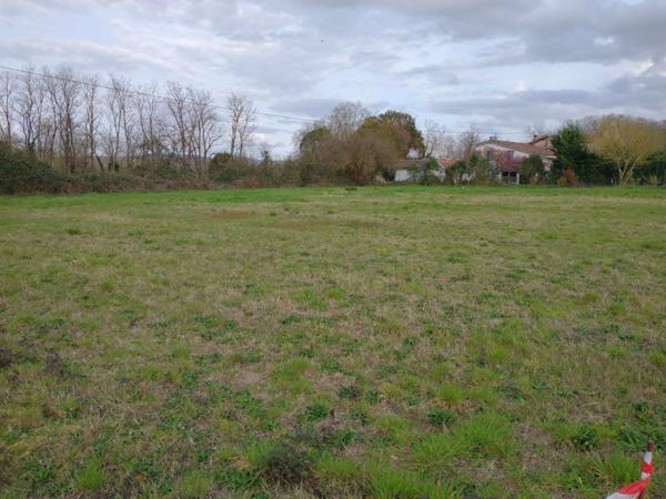 Terrain à vendre de 2 679,00 m² VILLETON (47)