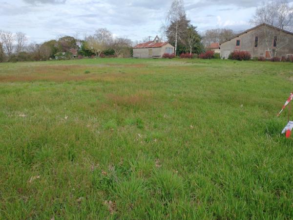 Terrain à vendre de 2 679,00 m² VILLETON (47)