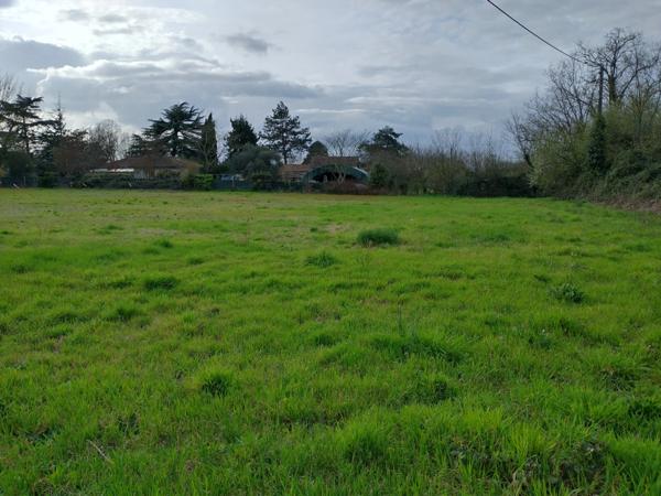 Terrain à vendre de 2 679,00 m² VILLETON (47)