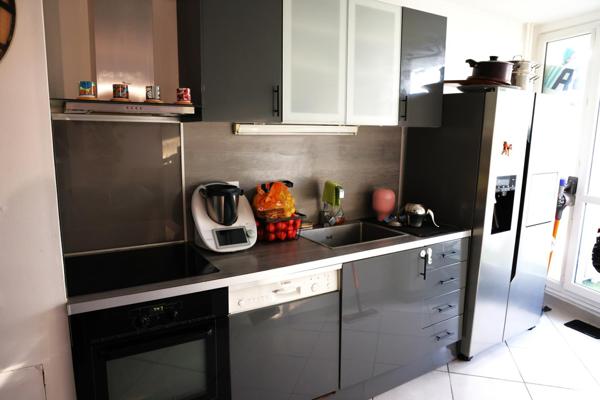 Dans résidence recherchée, beau 3 pièces idéalement situé