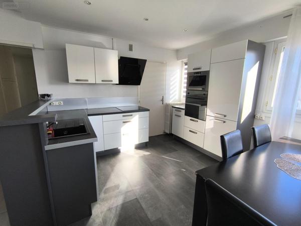 Appartement meublé à louer à Bourg-en-Bresse dans l'Ain (01000), ref : T4 Le PEGUY Appt entièrement MEUBLE   
Reyssouze