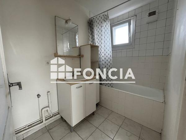 Location Appartement 3 pièces 60 m² - 9 ROUTE DE SCAER Gourin 56110