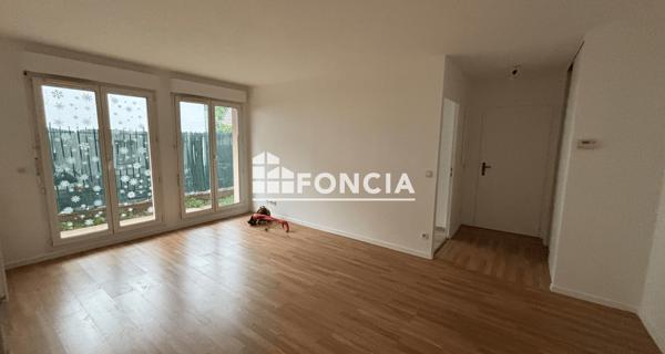 Location Appartement 2 pièces 40 m² - Roissy-en-france 95700