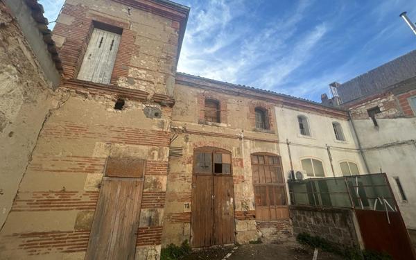 Immeuble à vendre    5 pièces •  Agen