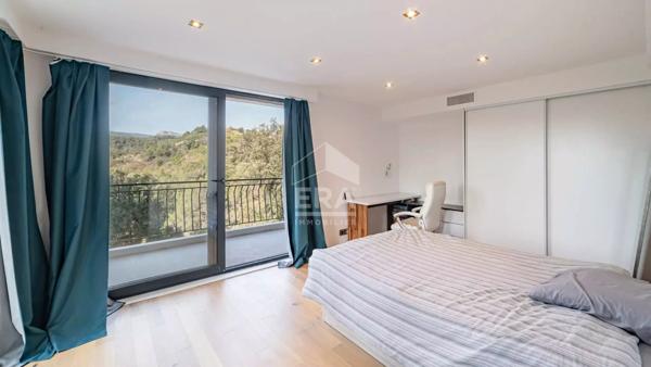 Superbe maison familiale clé en main avec vue nature à Cagnes-sur-Mer