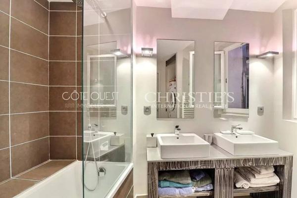 À vendre Saint-Jean-de-Luz - Appartement rénové en coeur de ville proche plage