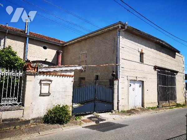 Cousances les Forges vaste maison bourgeoise avec studio indépendant
