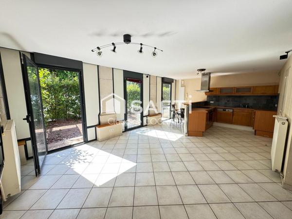 Centre-ville, duplex avec rez-de-jardin et parking