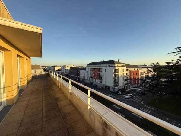 Vente                                                      Appartement
                        
                     4 pièces                      93 m2                     à Nantes